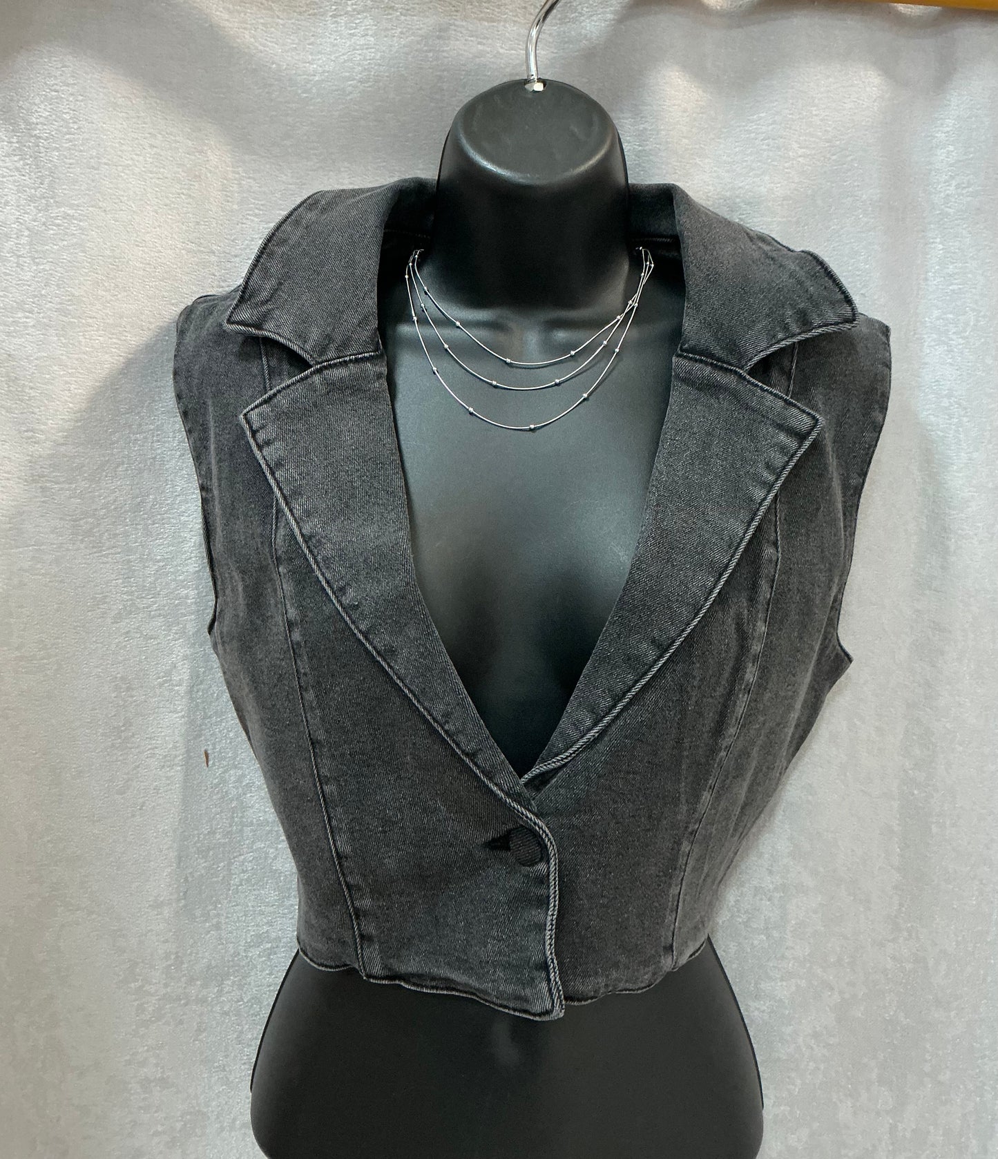 Favia Vest